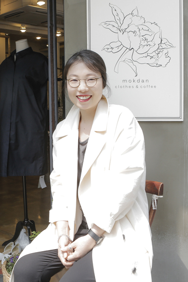 목단꽃이피었습니다. 이미지